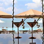Panu Luxury Beachfront Apartments