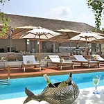 Panu Luxury Beachfront Apartments