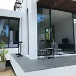 Lennon Maison