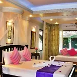 White House Beach Resort