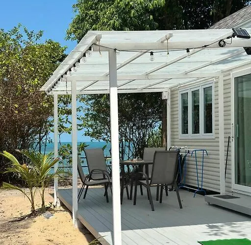 Brand New Beachfront Tiny Home Oniro