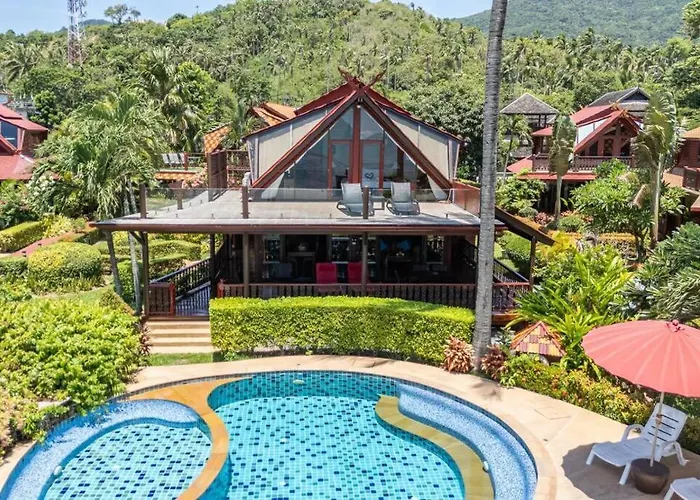 Tropical Beachside 4 Bedroom Villa - Kbr23