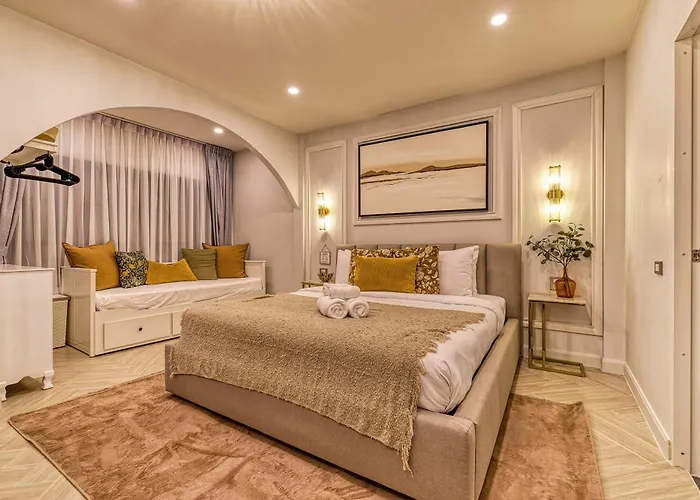 Shalom House 3 Bedroom, Near Chabad And Beach
