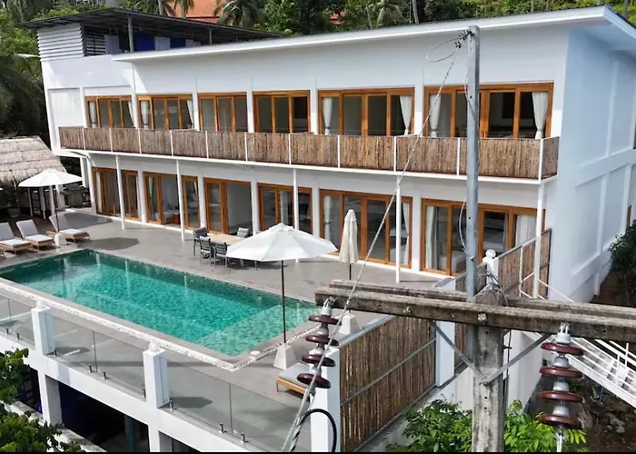 8 Bedroom Monkey Villa Room 202