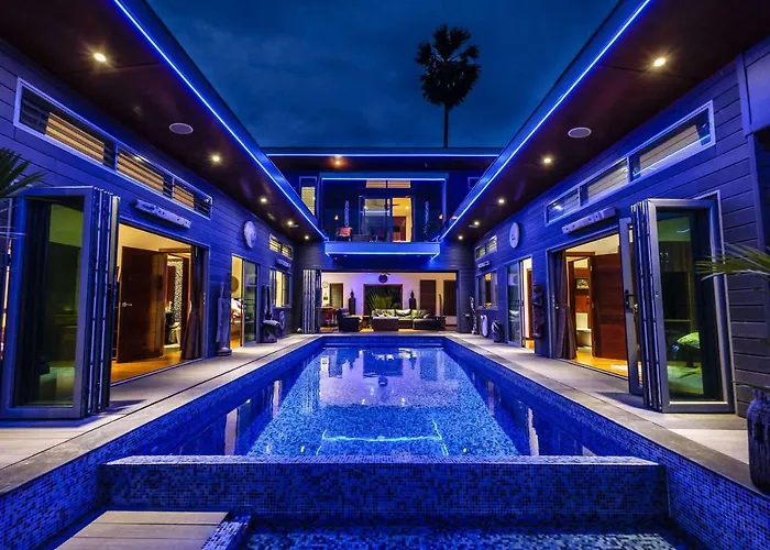 Stunning Villa With Ocean Views And Free Car