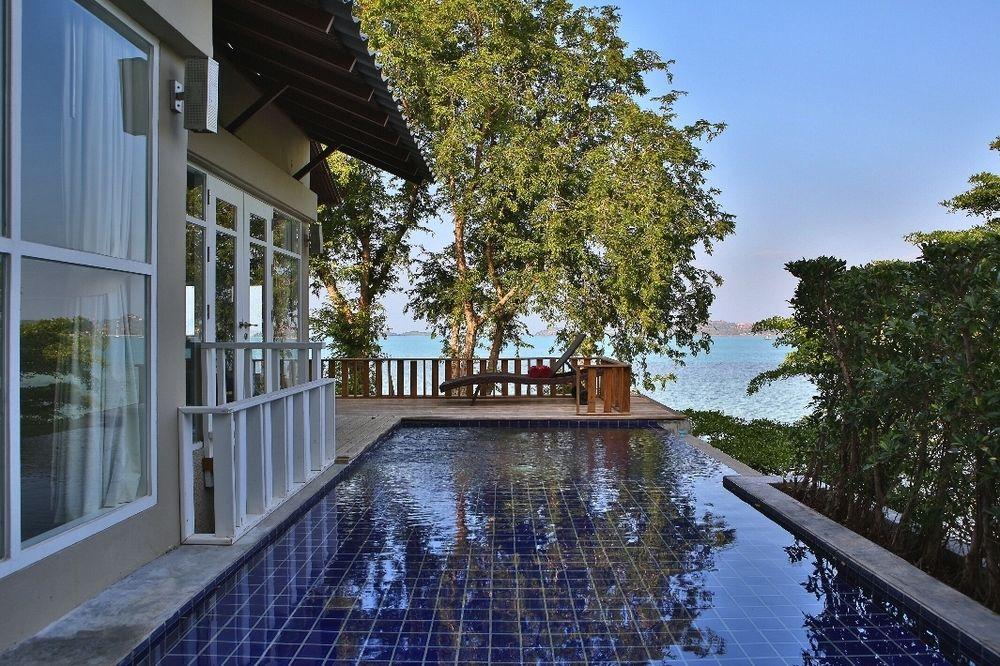 Replay Pool Beachfront Samui 4* Strand Bang Rak