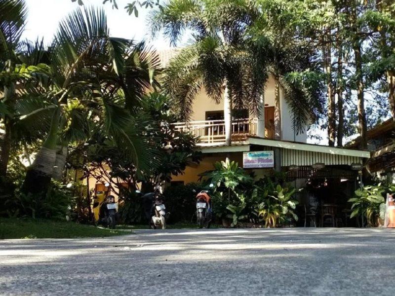 Baan Pitcha บ้านพิชชา 2*