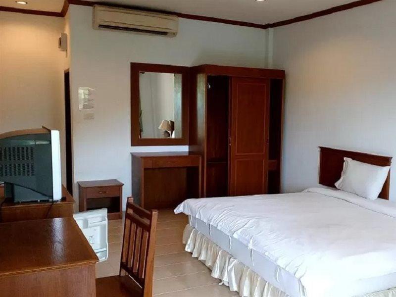 Hotel Baan Pitcha บ้านพิชชา 2*