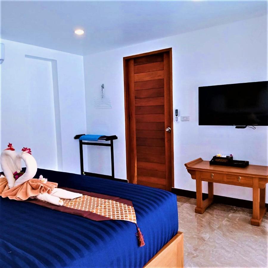 Orange Palm Pool Villa *