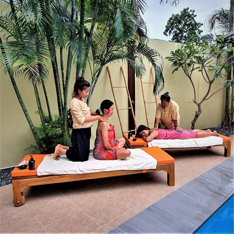 Orange Palm Pool