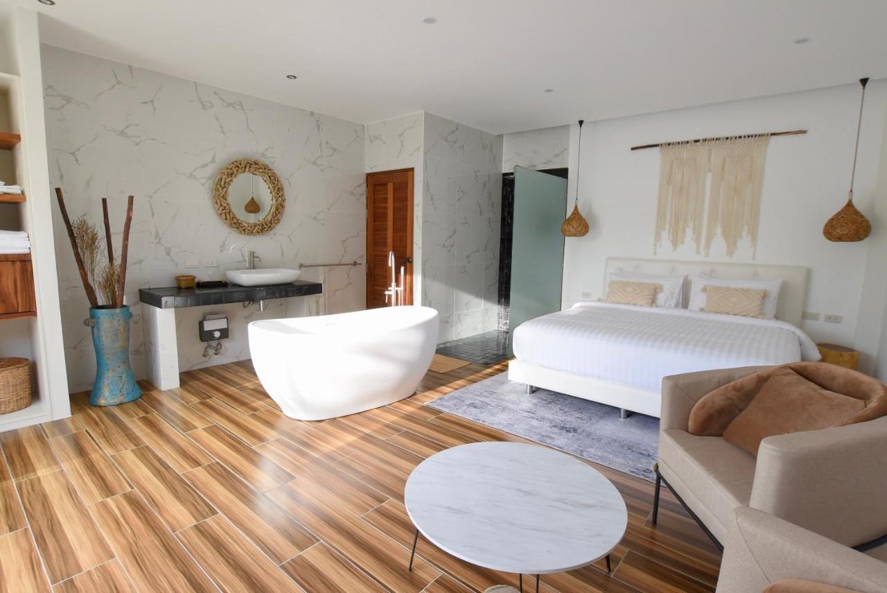 Hotel Leelawadee Samui