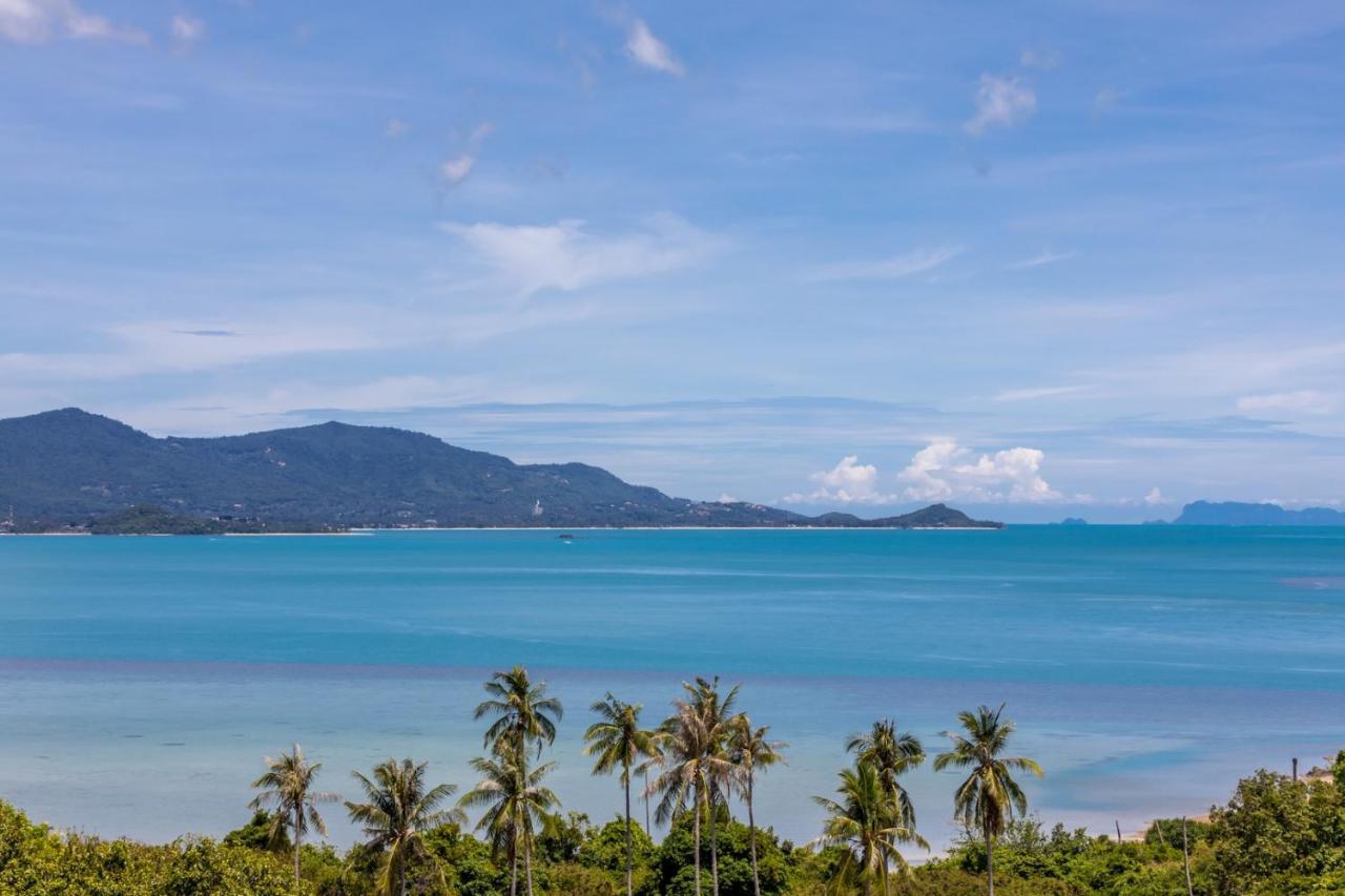 Beachside Villa: Luxury Bayside Retreat With Sea Views *
