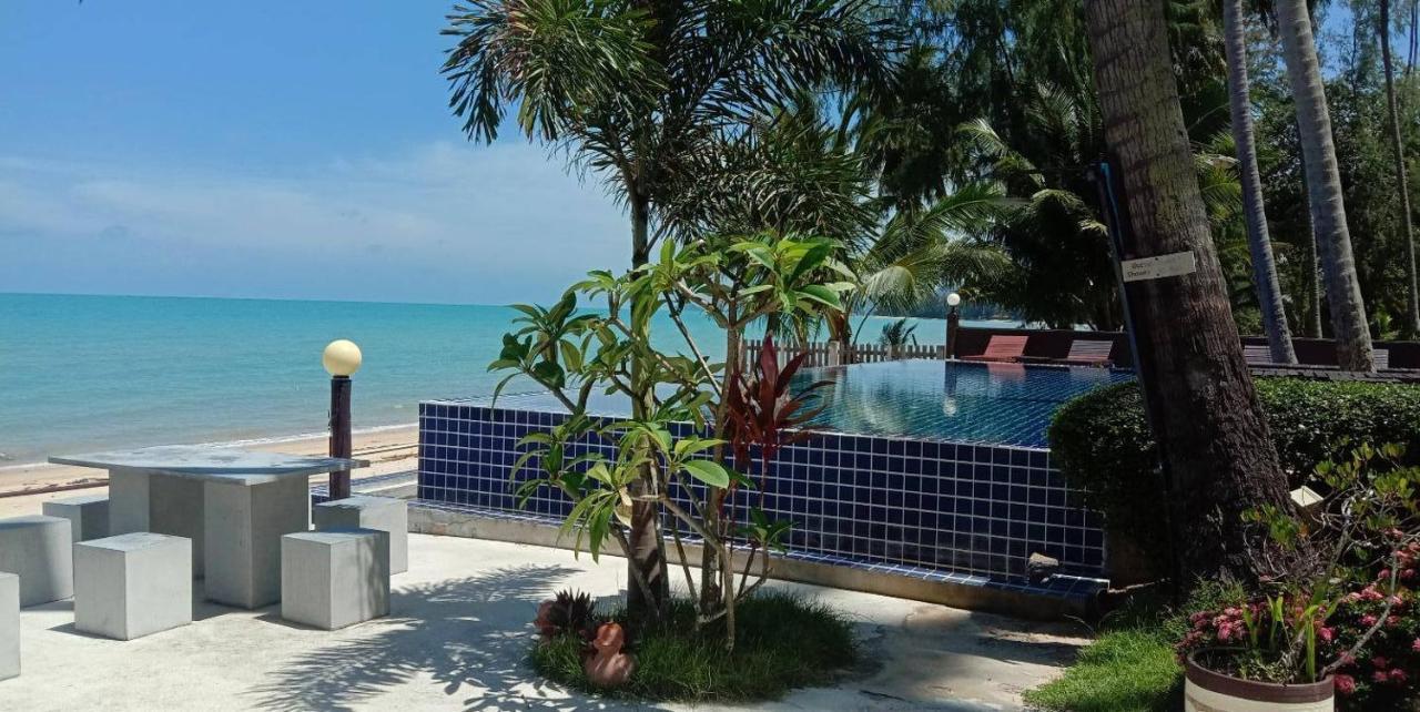 Lipa Bay Resort 3*