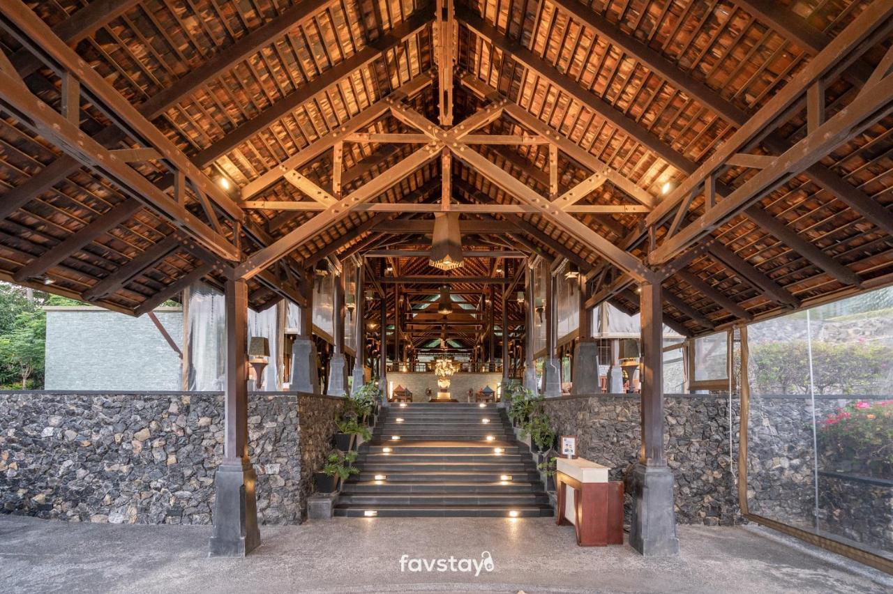 Nora Buri & Hotel Strand von Chaweng