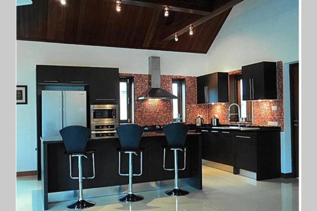 3 Bedroom Sdv033-just 3 Minutes Walk To The Beach-by Samui Dream Pousada *