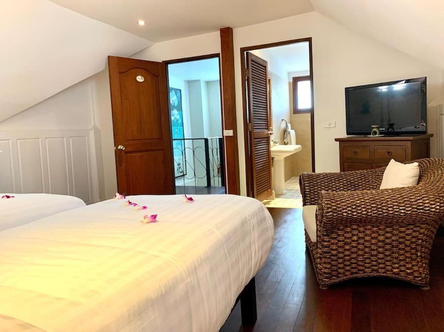 Villa Beachfront With Private Pool