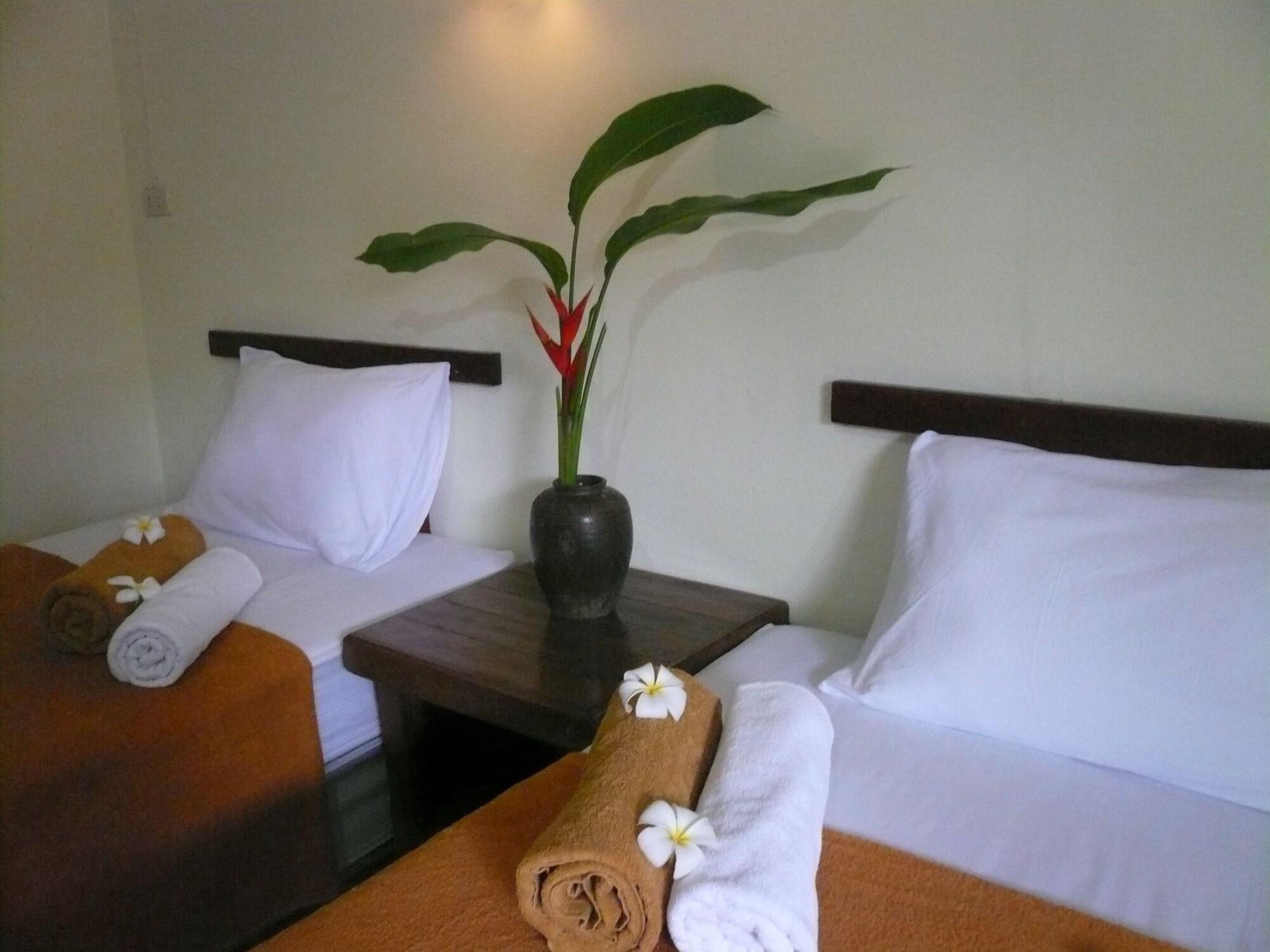 Baan Resort 2*