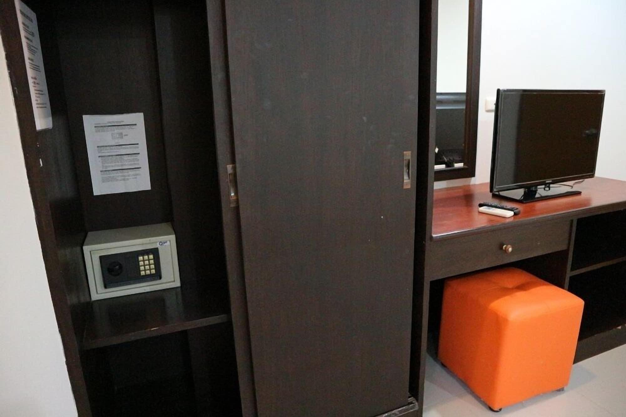 Hotel Baan Saen Sook 3*