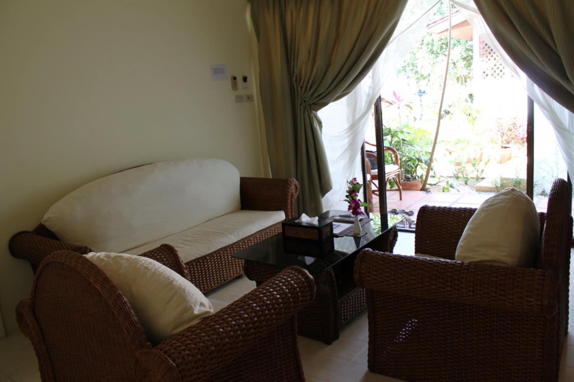 The Waterfront Boutique Hotel&cafe 3*
