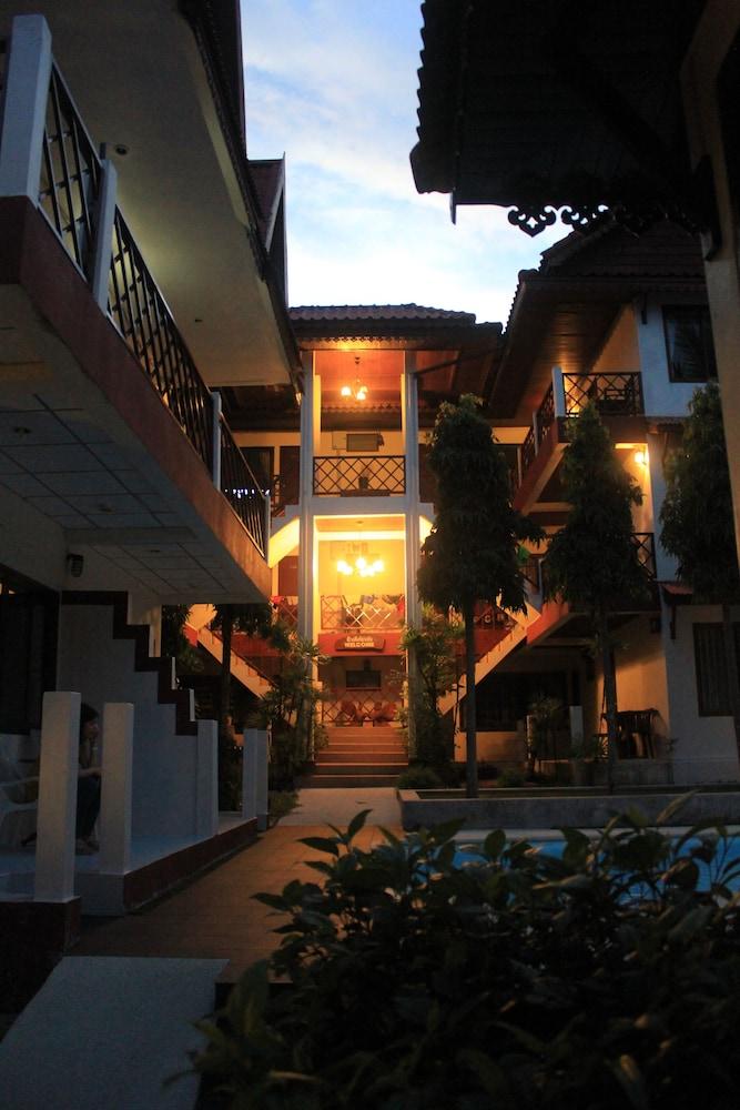Chaweng Noi Hotel