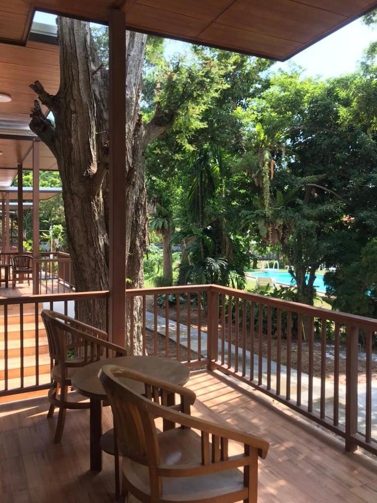 Resort Green Villa 2*