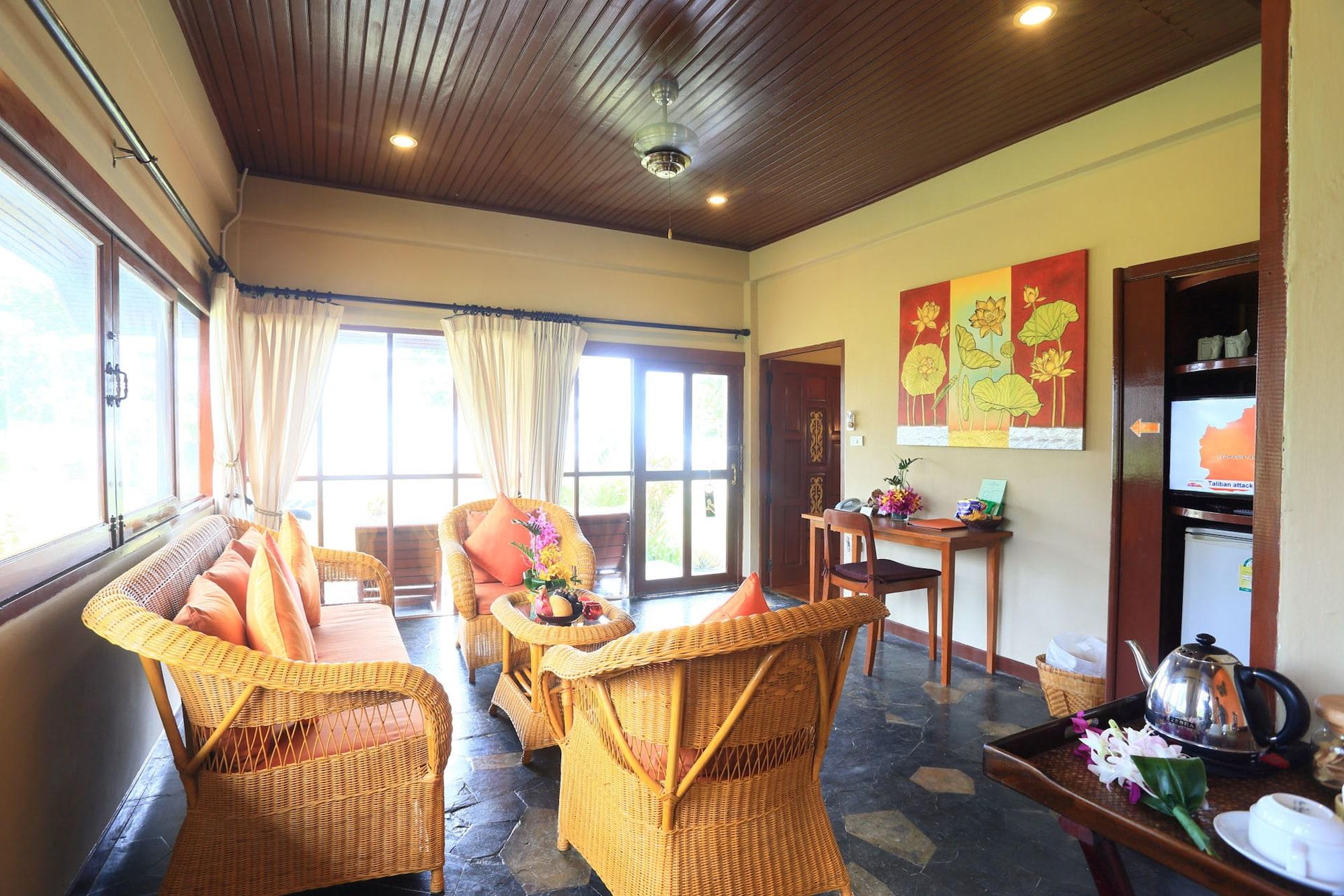 Viva Vacation Lipa Noi