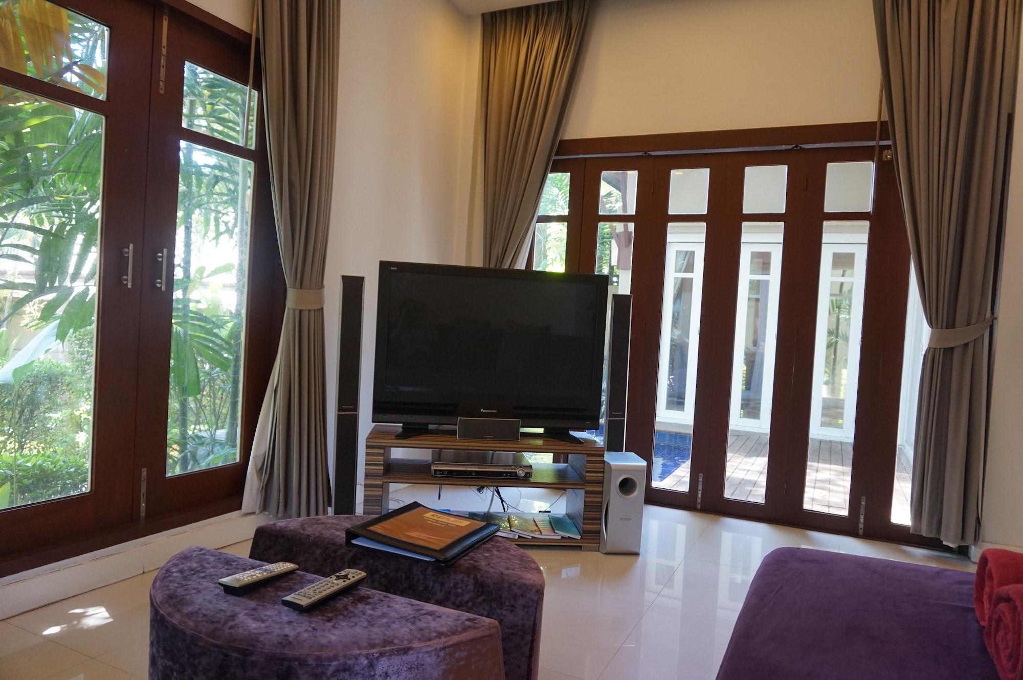 Resort Replay Pool Beachfront Samui 4*