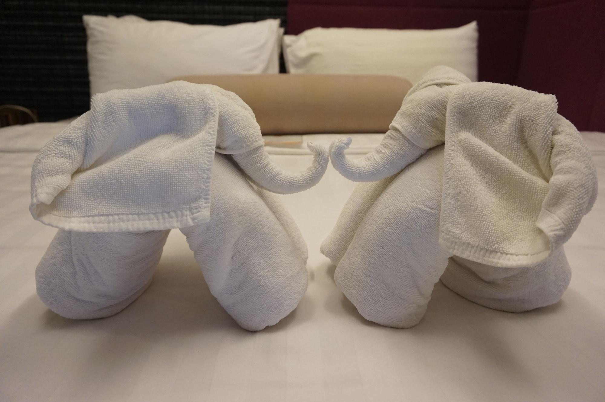 Resort Replay Pool Beachfront Samui 4*