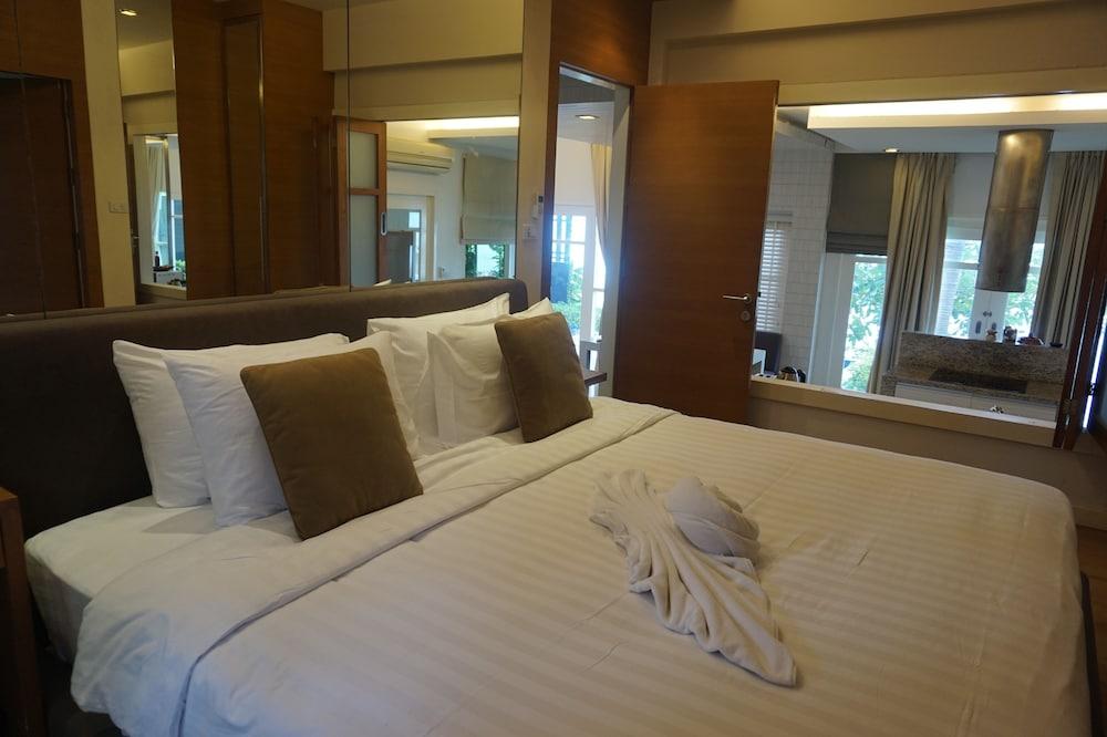 Replay Pool Beachfront Samui Resort Strand Bang Rak