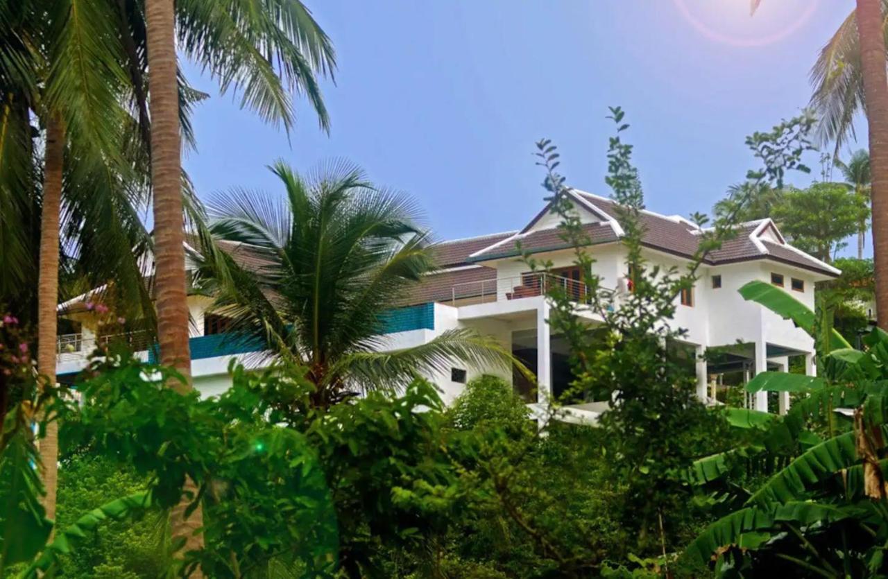 E Villa *