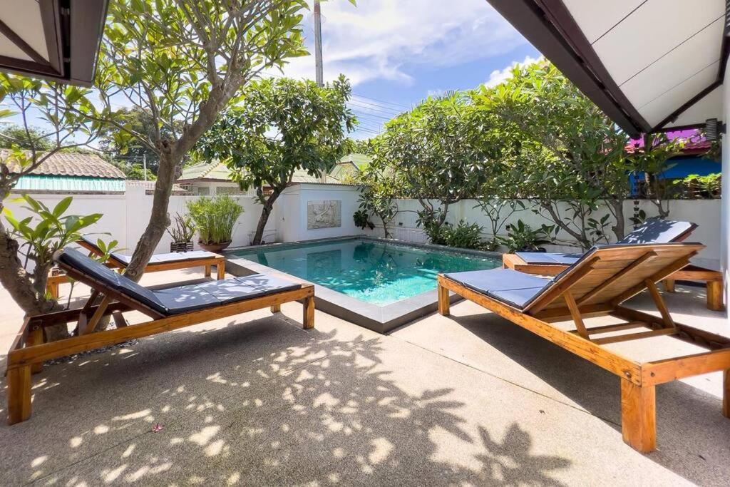 Pool Bangrak, 2 Mins To Beach!!!! Villa *