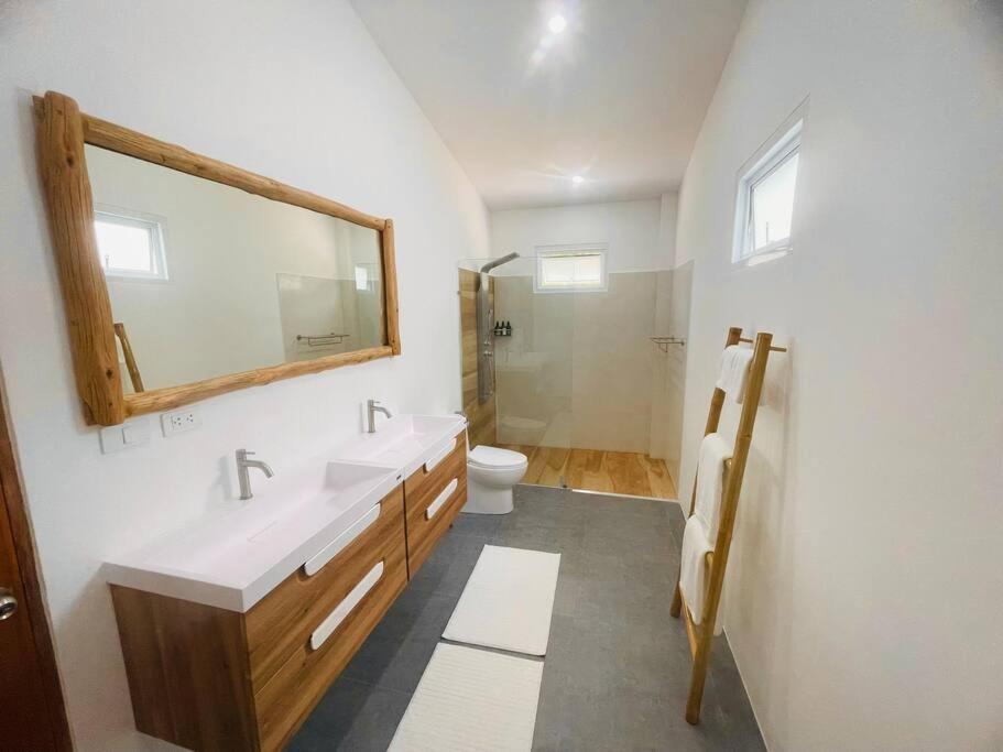 Kurma, Modern & Tropical, 2br, Near Fisherman Village Villa Bophut