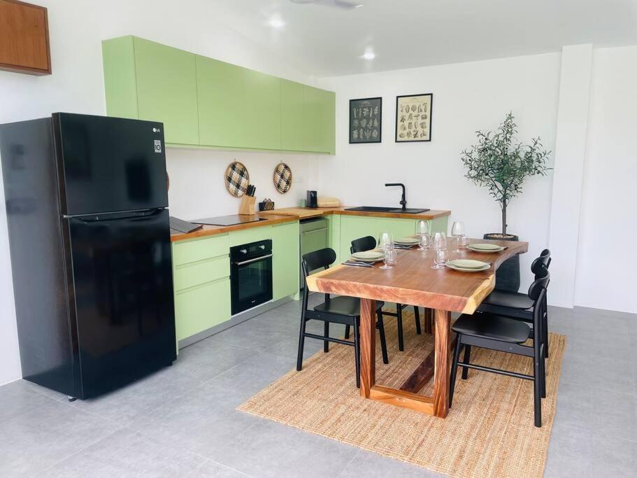 Kurma, Modern & Tropical, 2br, Near Fisherman Village Villa