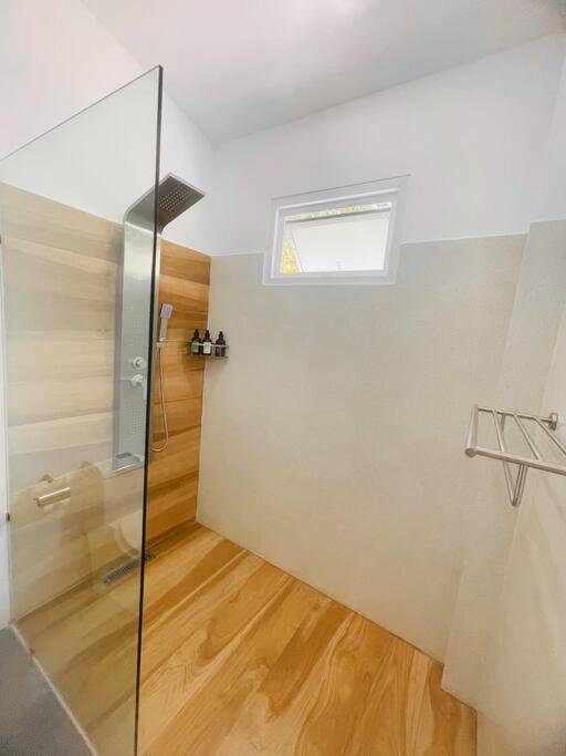 Kurma, Modern & Tropical, 2br, Near Fisherman Village Villa *