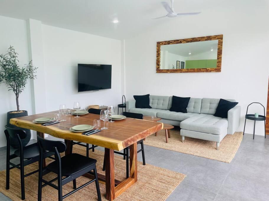 Villa Kurma, Modern & Tropical, 2br, Near Fisherman Village