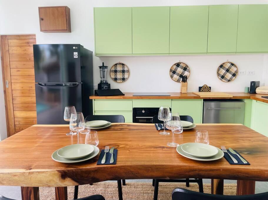Villa Kurma, Modern & Tropical, 2br, Near Fisherman Village Bophut