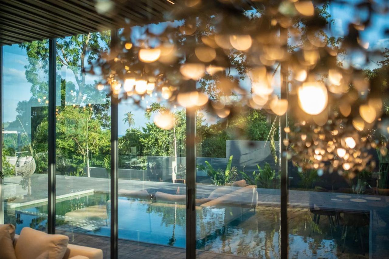 Villa Aura Onyx