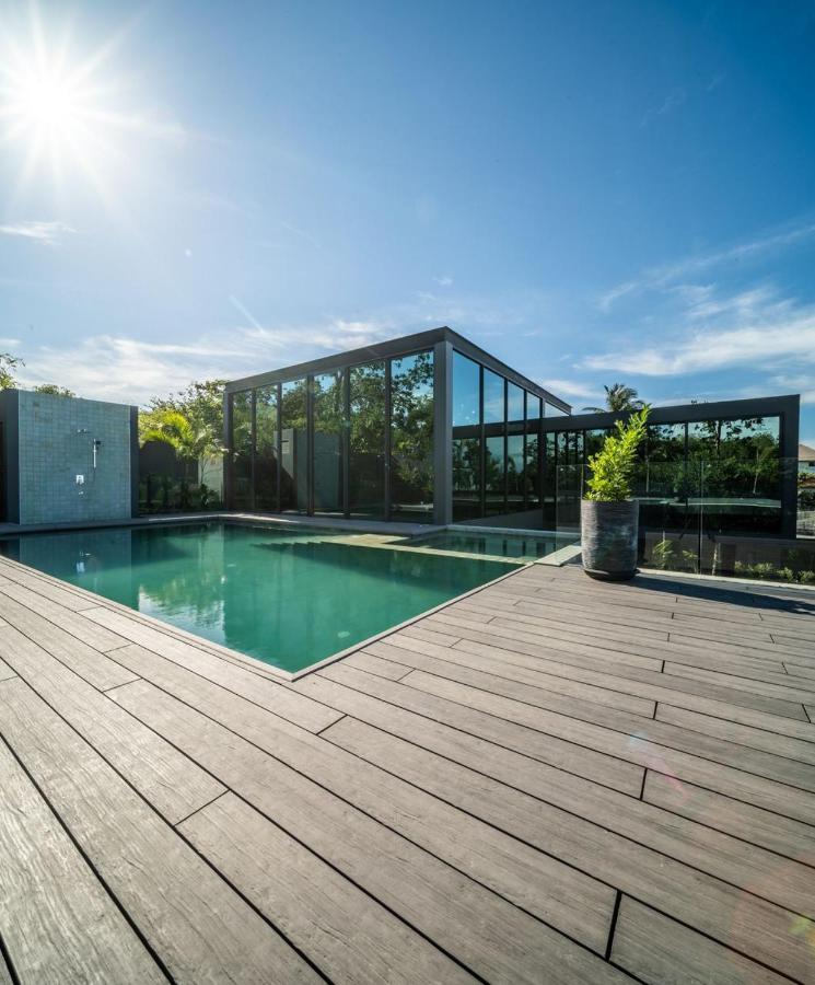 Villa Aura Onyx
