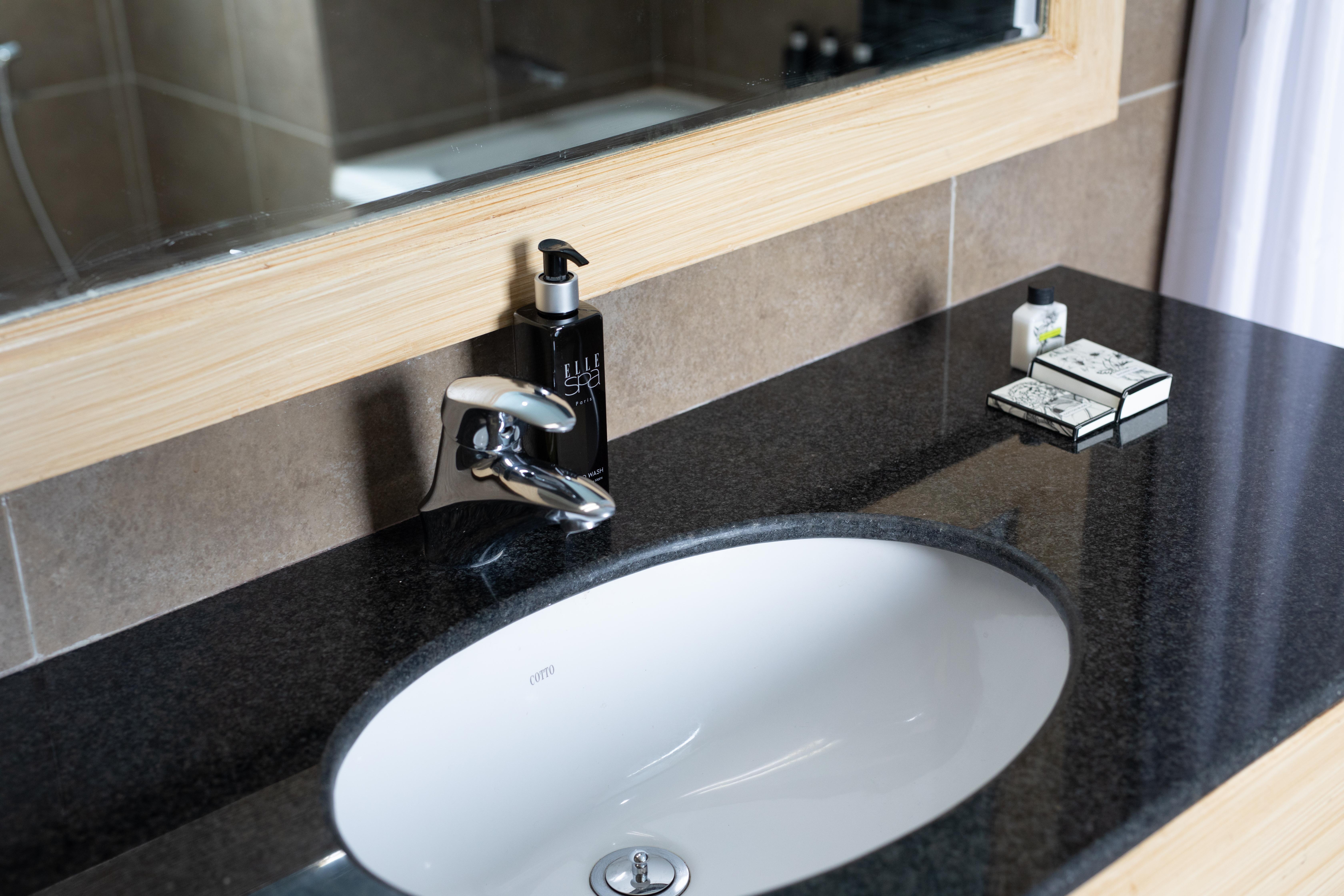Hotel Nora Lakeview 3*