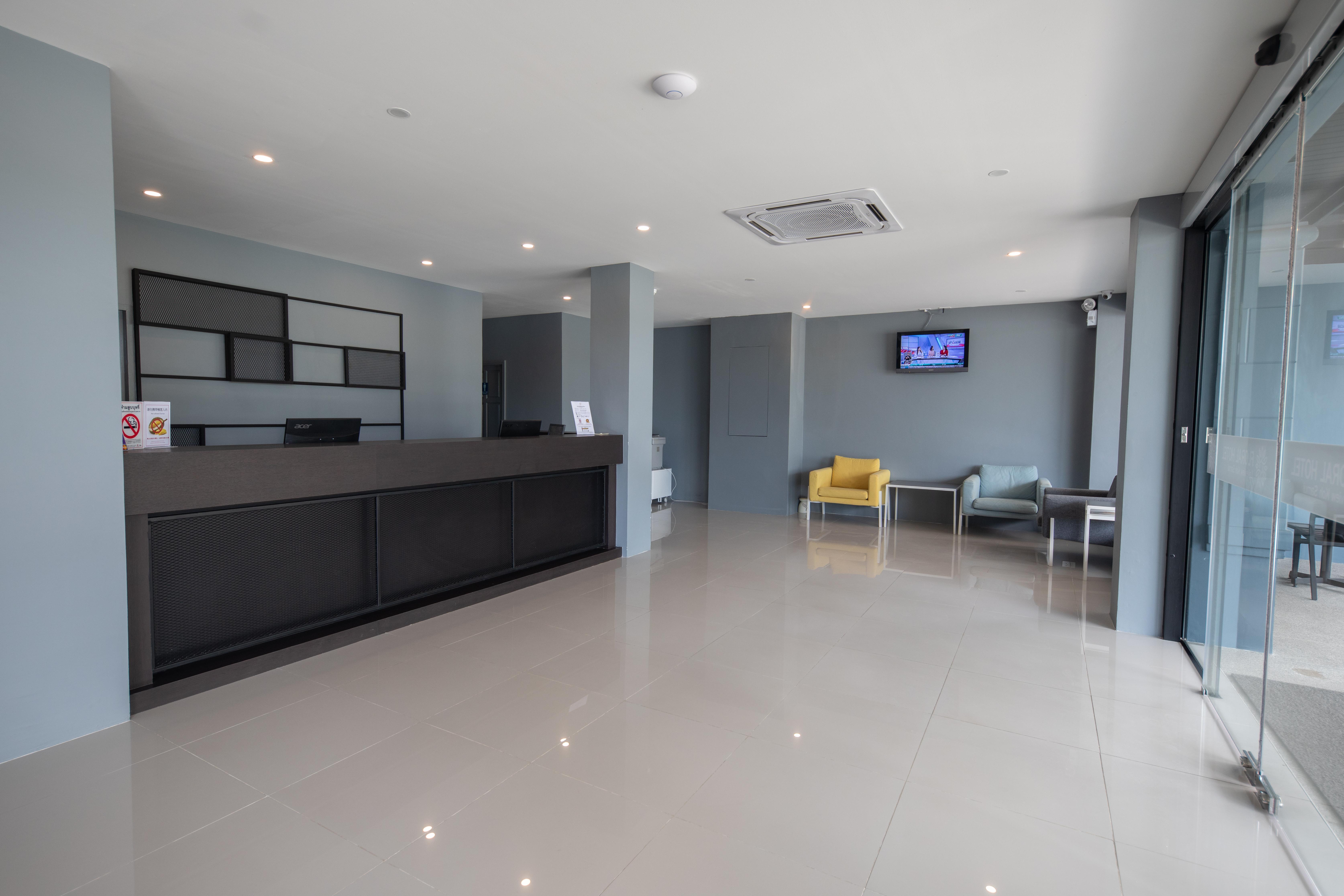 Nora Lakeview Strand von Chaweng