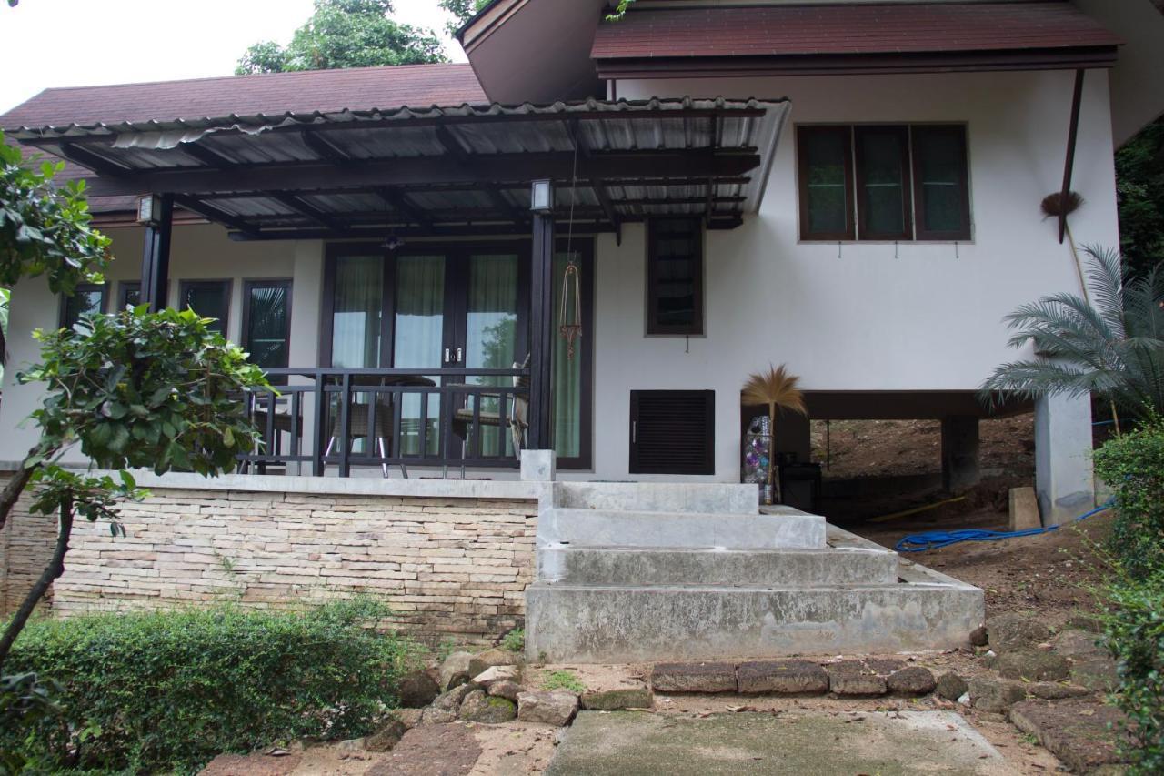 บ้านธานี Villa