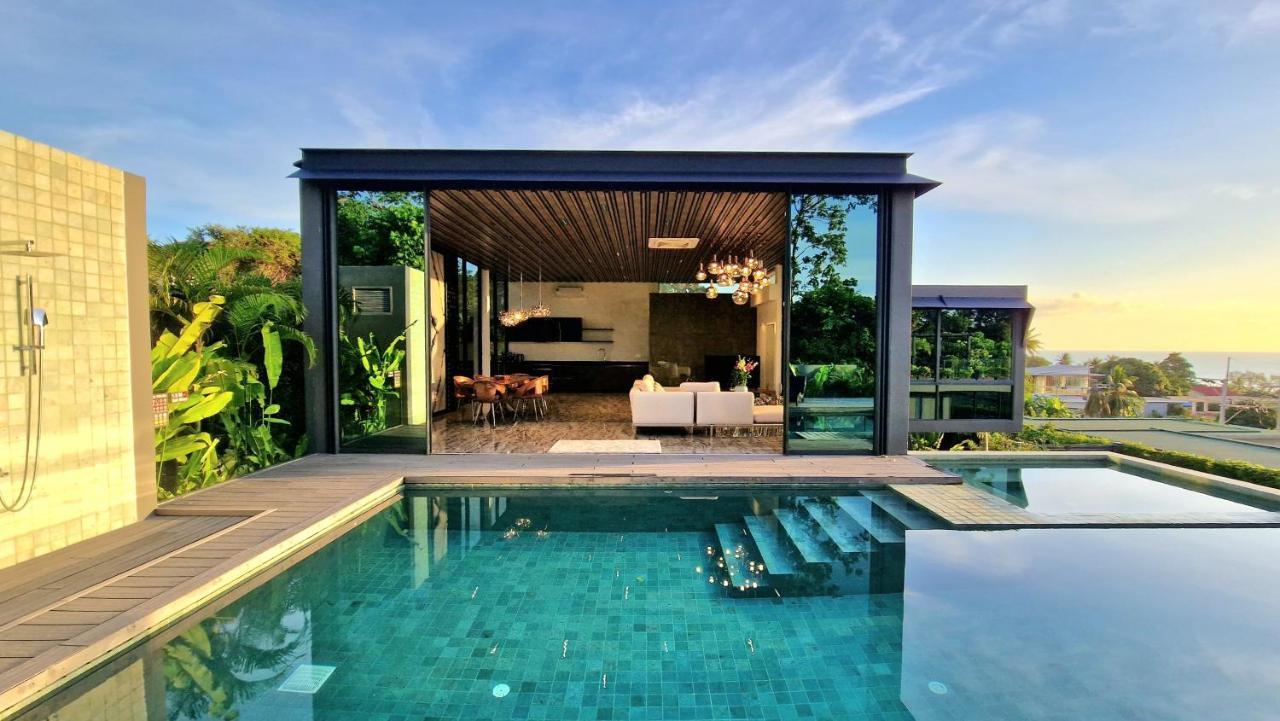 Obsidian, With Staff, Sea View And Walk To Villa *