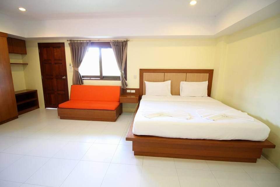 Rak Samui Hotel 3*