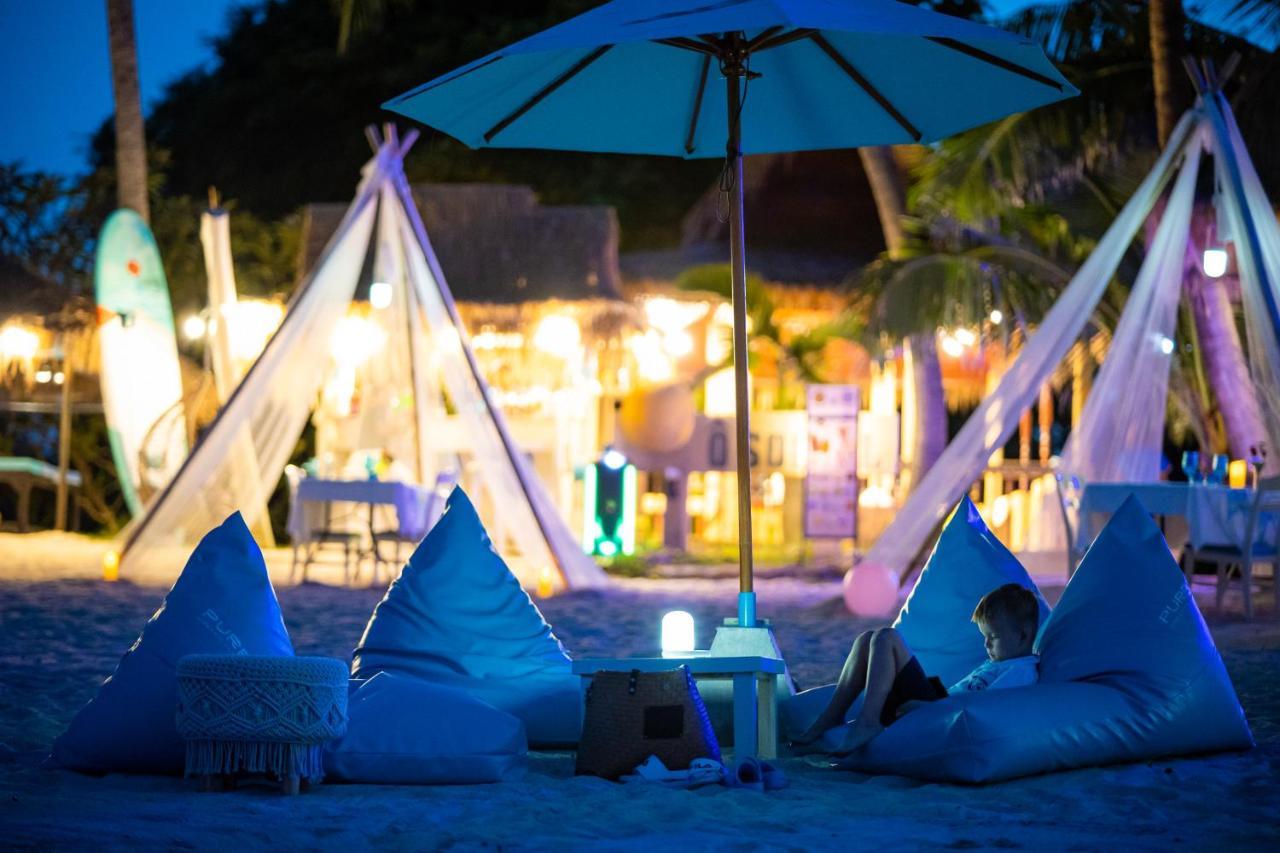 Pure Beach Club *
