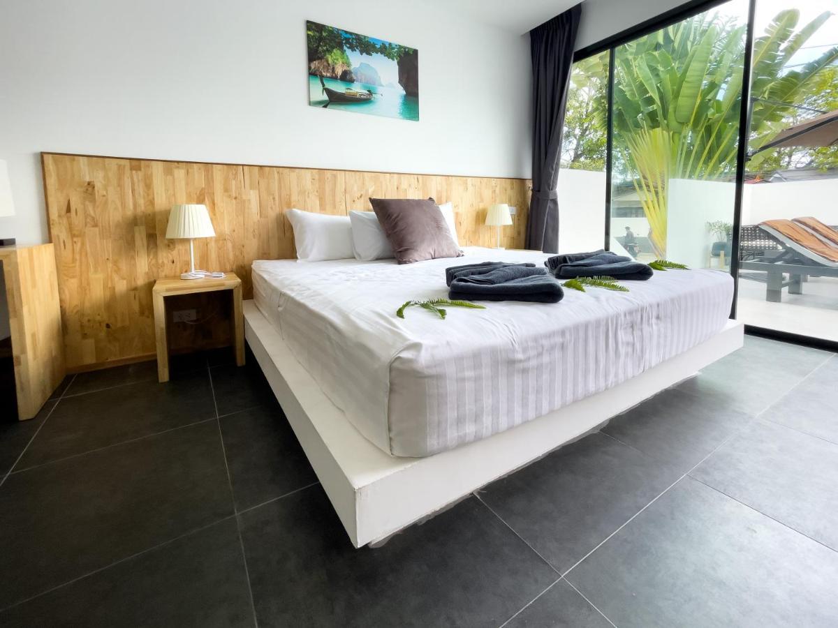 The Cosy Maenam Beach Hotel