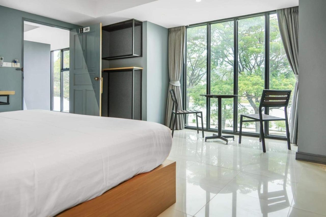Nora Lakeview Hotel 3*