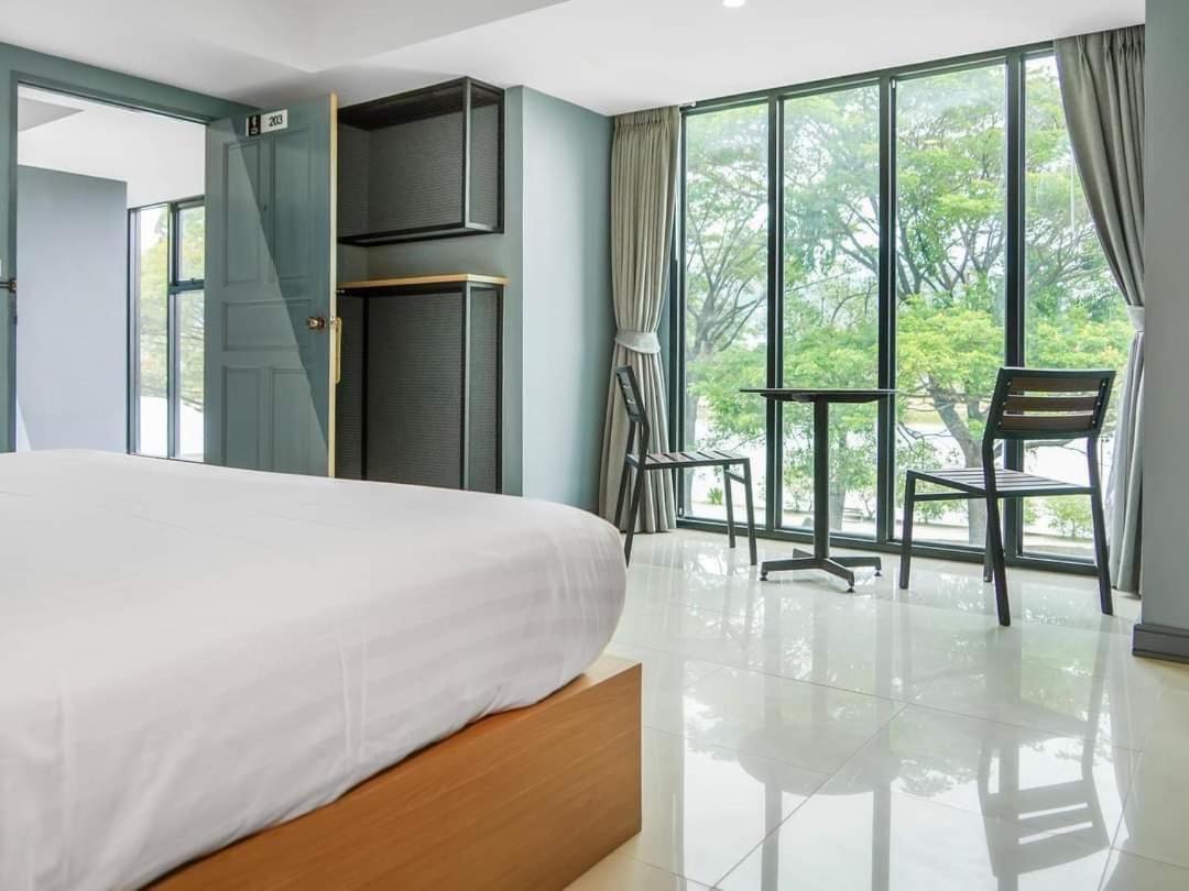 Nora Lakeview Hotel 3*