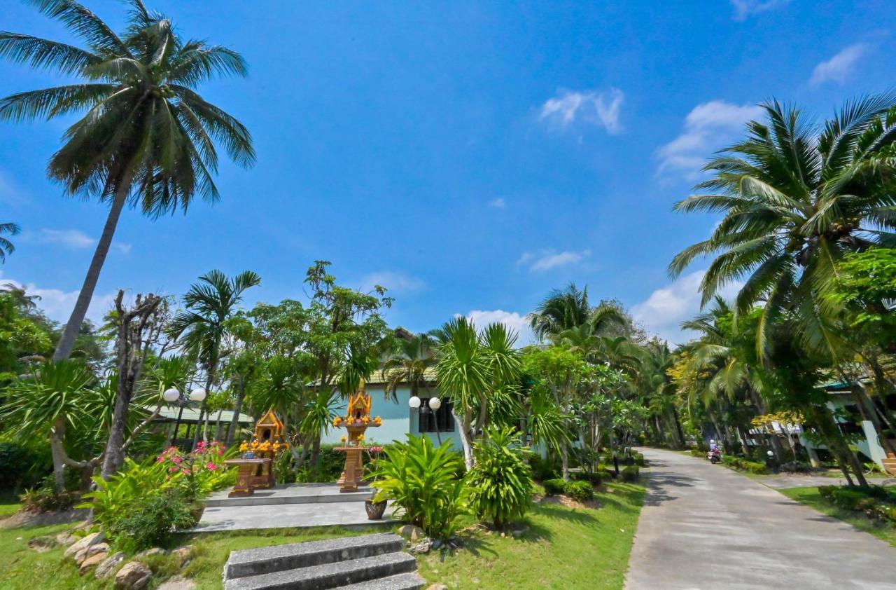 Poowadee * Hua Thanon (Koh Samui)
