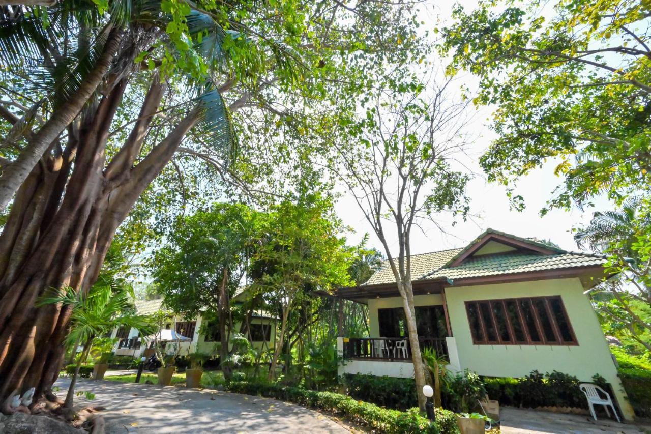 Poowadee * Hua Thanon (Koh Samui)