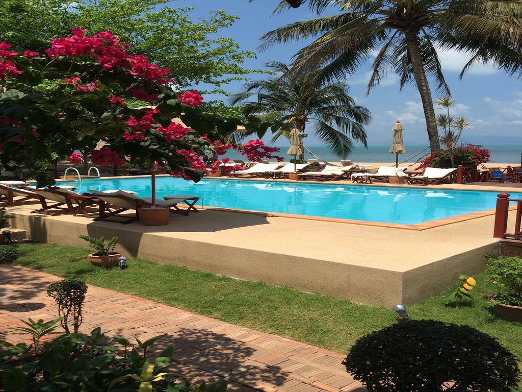 The Waterfront Boutique Hotel&cafe